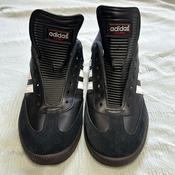 Selling Adidas Samba.  NO LACES OR INSOLES.  Easily purchased.  Sneakers NEW - Picture 1 of 4